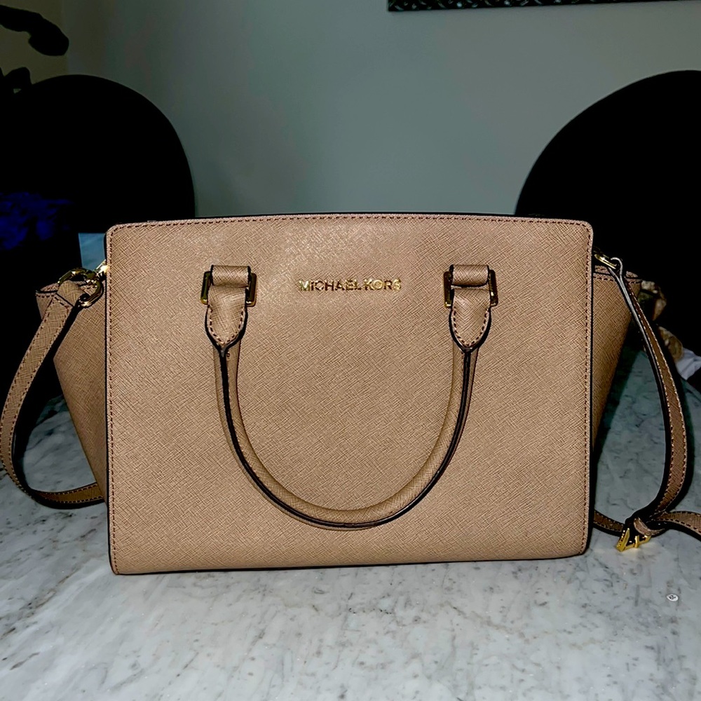 Michael Khors Satchel excellent condition